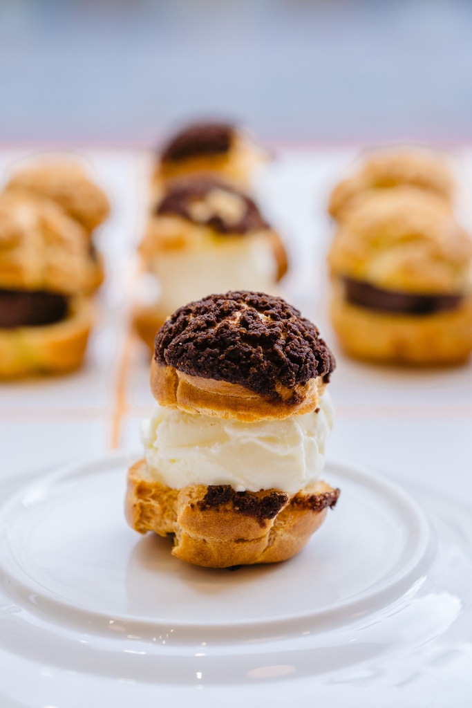 PROFITEROLE TREE - TIRAMISU