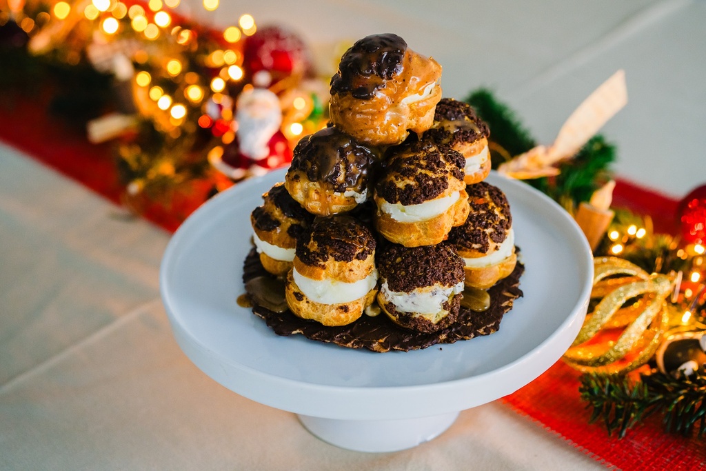 PROFITEROLE TREE - TIRAMISU