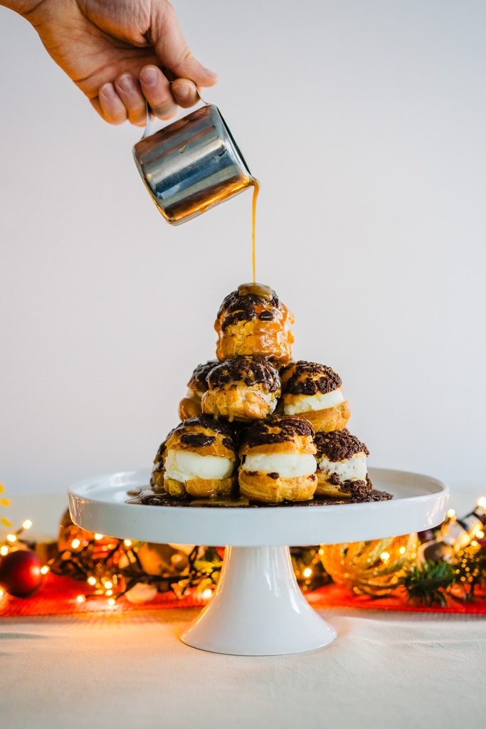 ICE ICE PROFITEROLE TREE - TIRAMISU