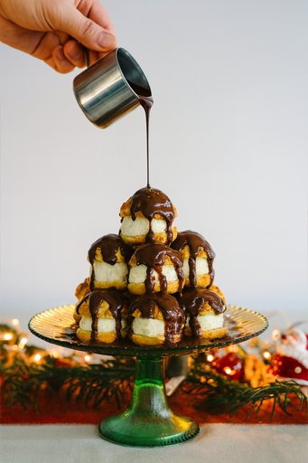 ICE ICE PROFITEROLE TREE - CLASSIC